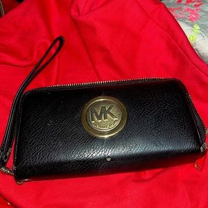 Michael Kors Wallet Wrislet Black *USED*